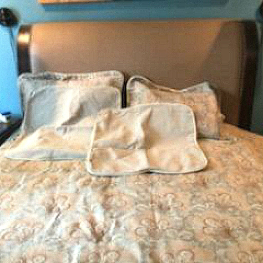 Queen size bedding set